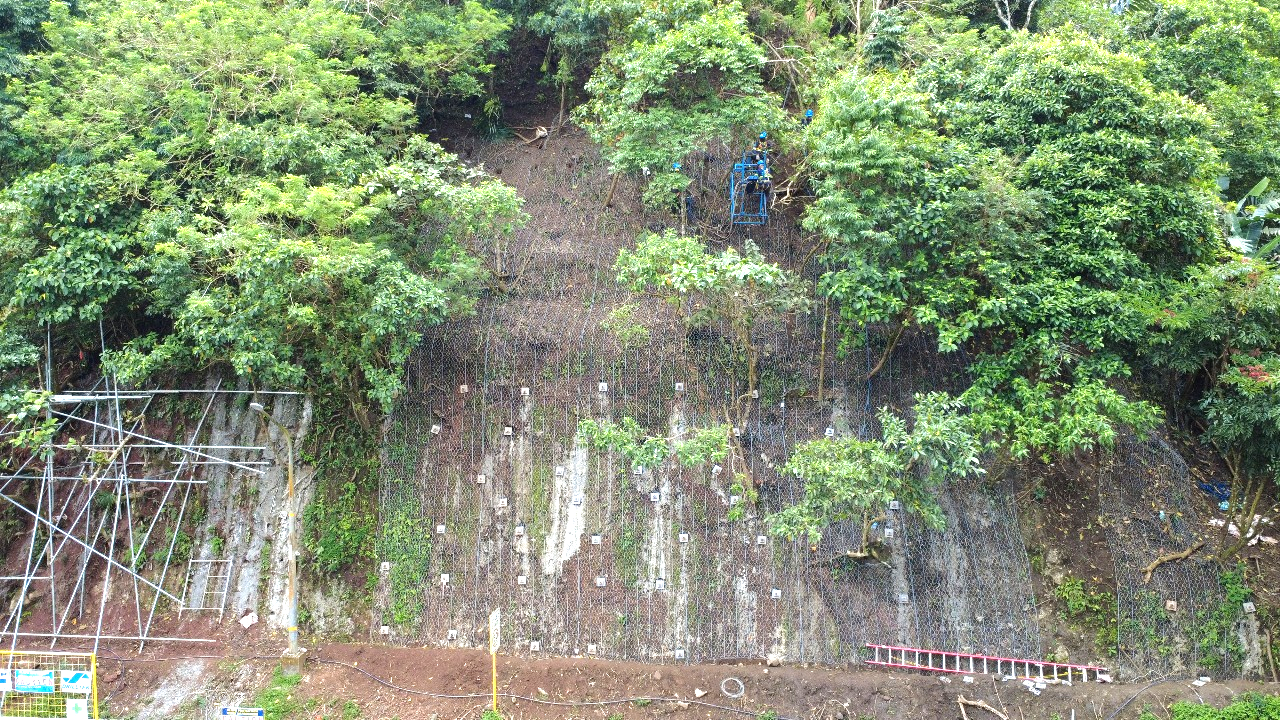 The Peak Bar Parking, Tagaytay Highlands
